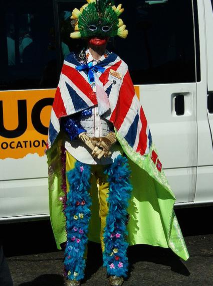 Alexa Chung Falls Texas New Madewell Film (VIDEO)