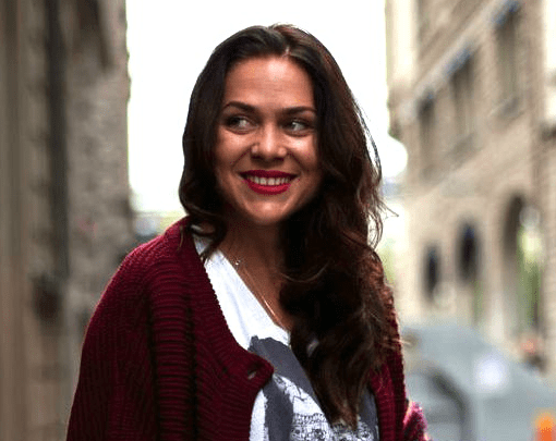 5 Ways to Stay Warm and Look Chic Without a Coat