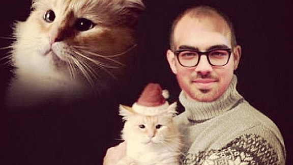 9 Hilarious Celebrity Christmas Cards