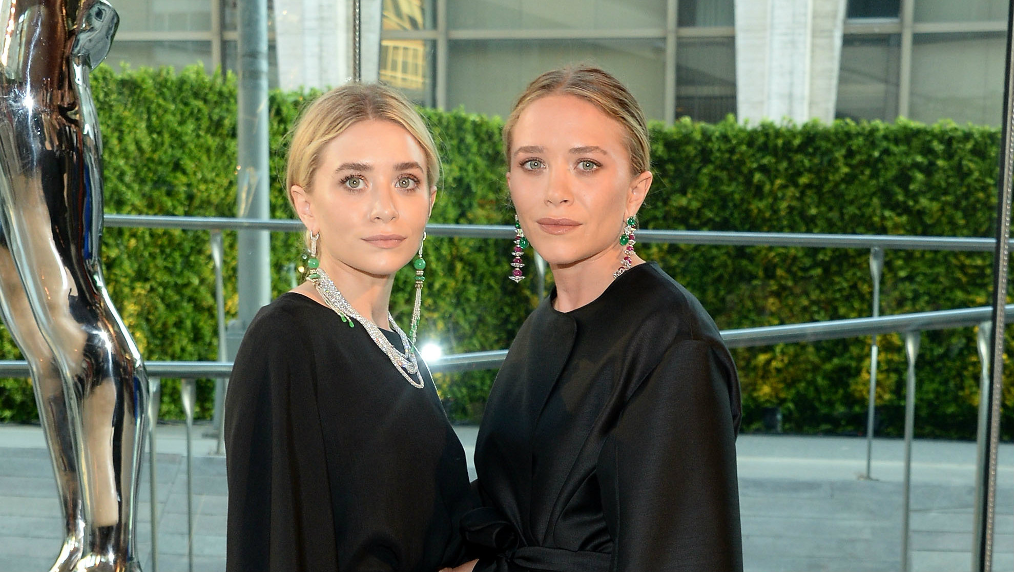 Mary-Kate and Ashley Olsen's Best Outfits from the 2000s