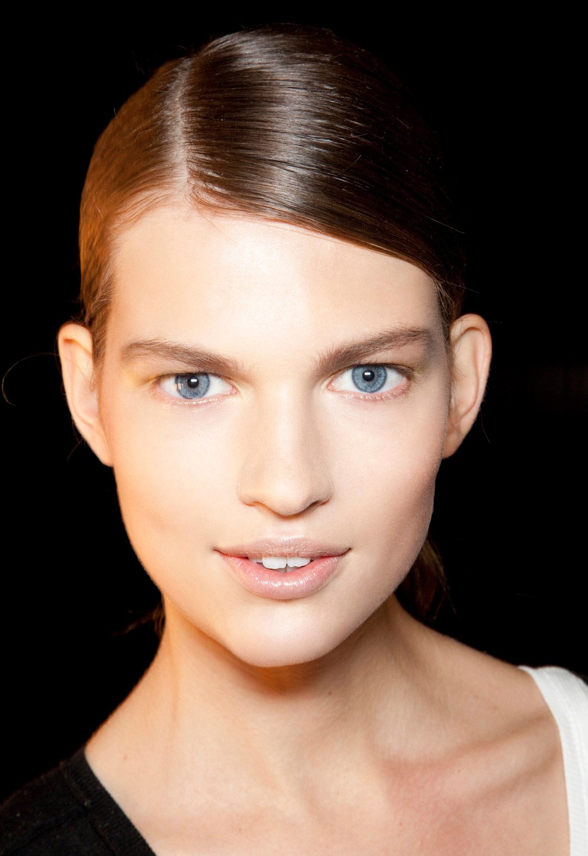 How to Style Hair Without Heat in the Summer