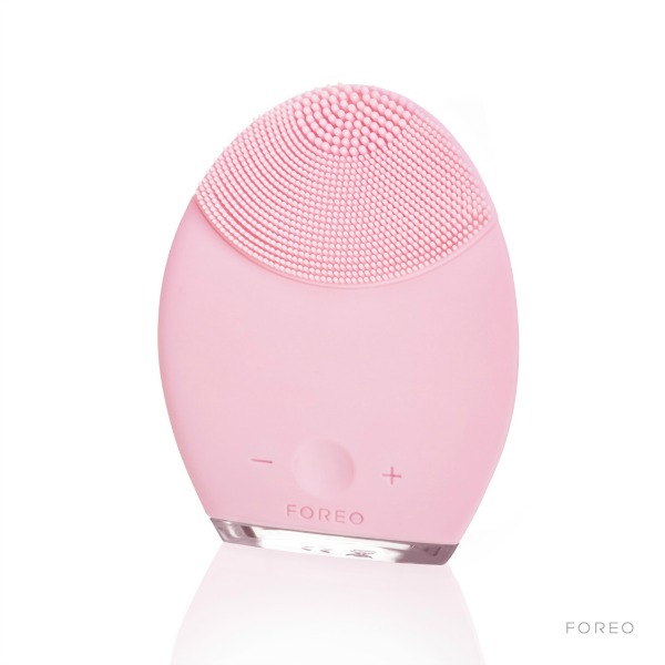 How to Use the Foreo LUNA Cleansing Tool