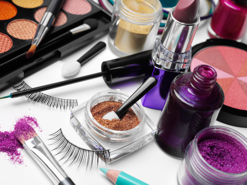 Kendall and Kylie Jenner to Write Young Adult Novel