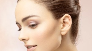 Makeup Brushes 101: Celeb Makeup Artist Tina Turnbow Teaches Us About the Only Tools We Need