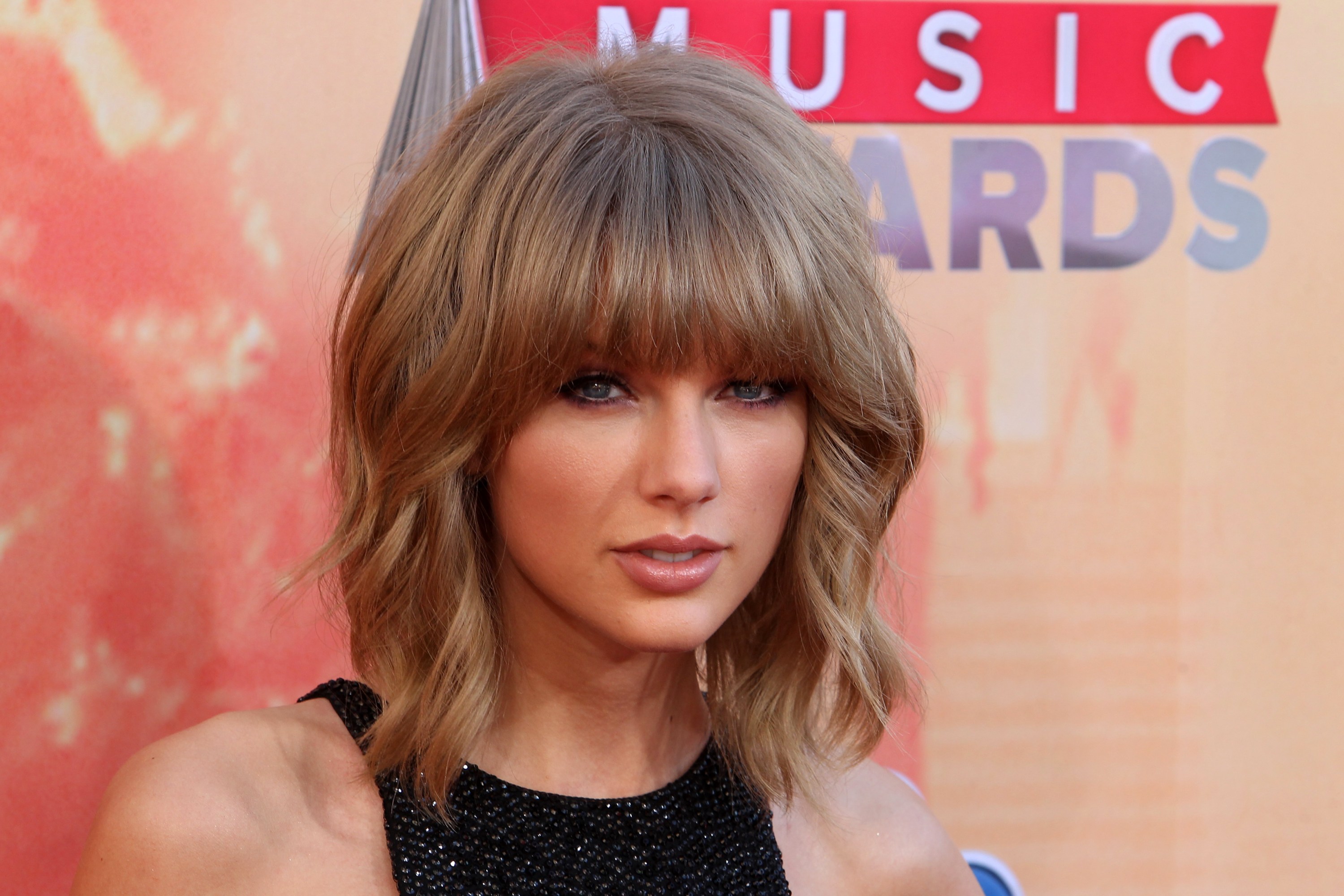 WTF: Taylor Swift Has Never Walked a Red Carpet with a Boyfriend