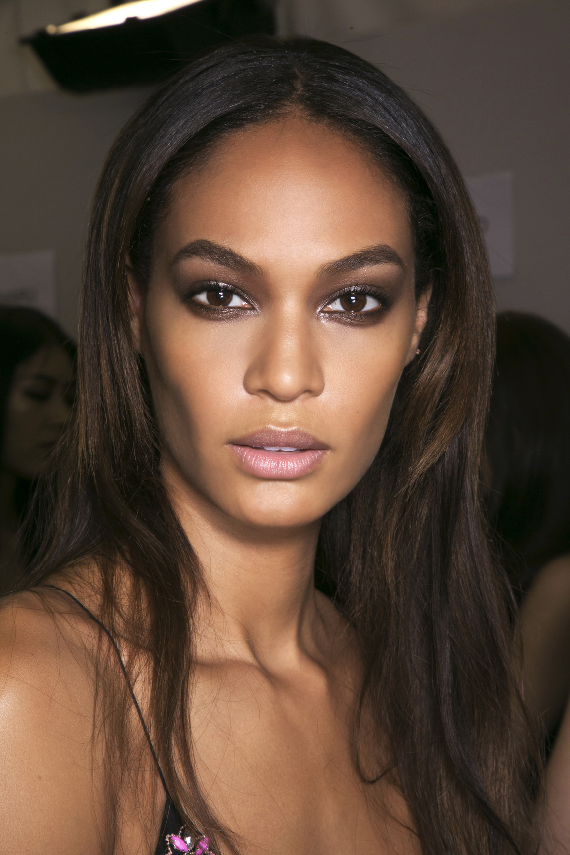 How to Create a Smokey Eye Makeup Look for Summer