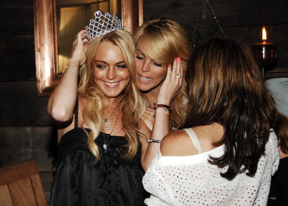 Lindsay Lohan Says She's Pregnant in Series of Cryptic Tweets