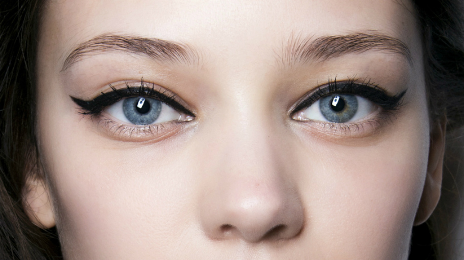 how to do cat eye liner