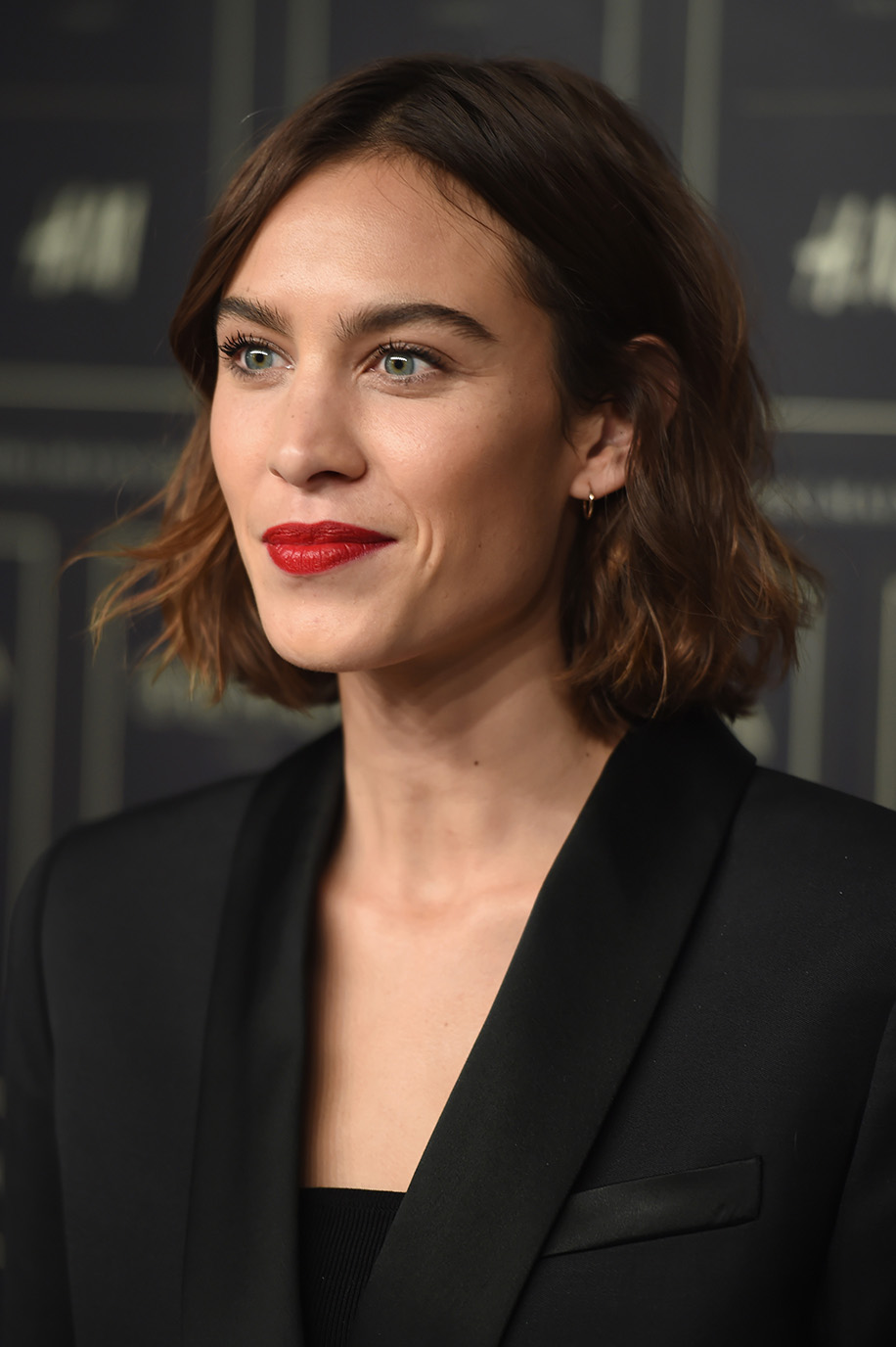 alexa chung short bob