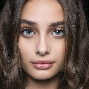 Gigi Hadid Makes the Case for Pink Eyeshadow