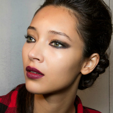 A Complete Guide to How to Wear Berry Makeup
