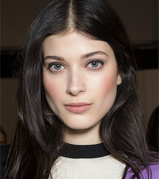 How Find the Most Flattering Makeup Colors You