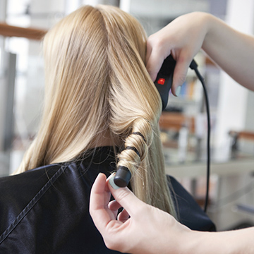 The Right Way to Use a Curling Wand