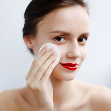 How to DIY Your Own Makeup Remover Pads