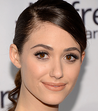 Emmy Rossum’s Eye Makeup Is Optical Illusion