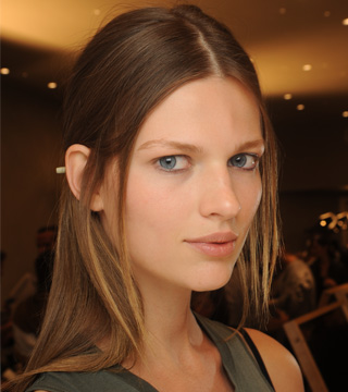 How Prevent Frizzy Hair