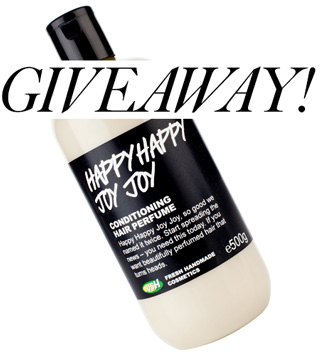 Giveaway! Enter Chance Win Earth-Friendly Lip Set