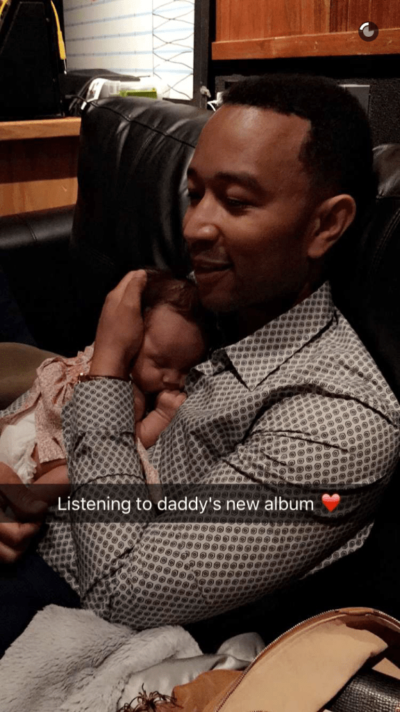 Snapchat/@chrissyteigen