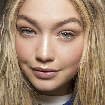 How to Embrace Your Frizzy Hair