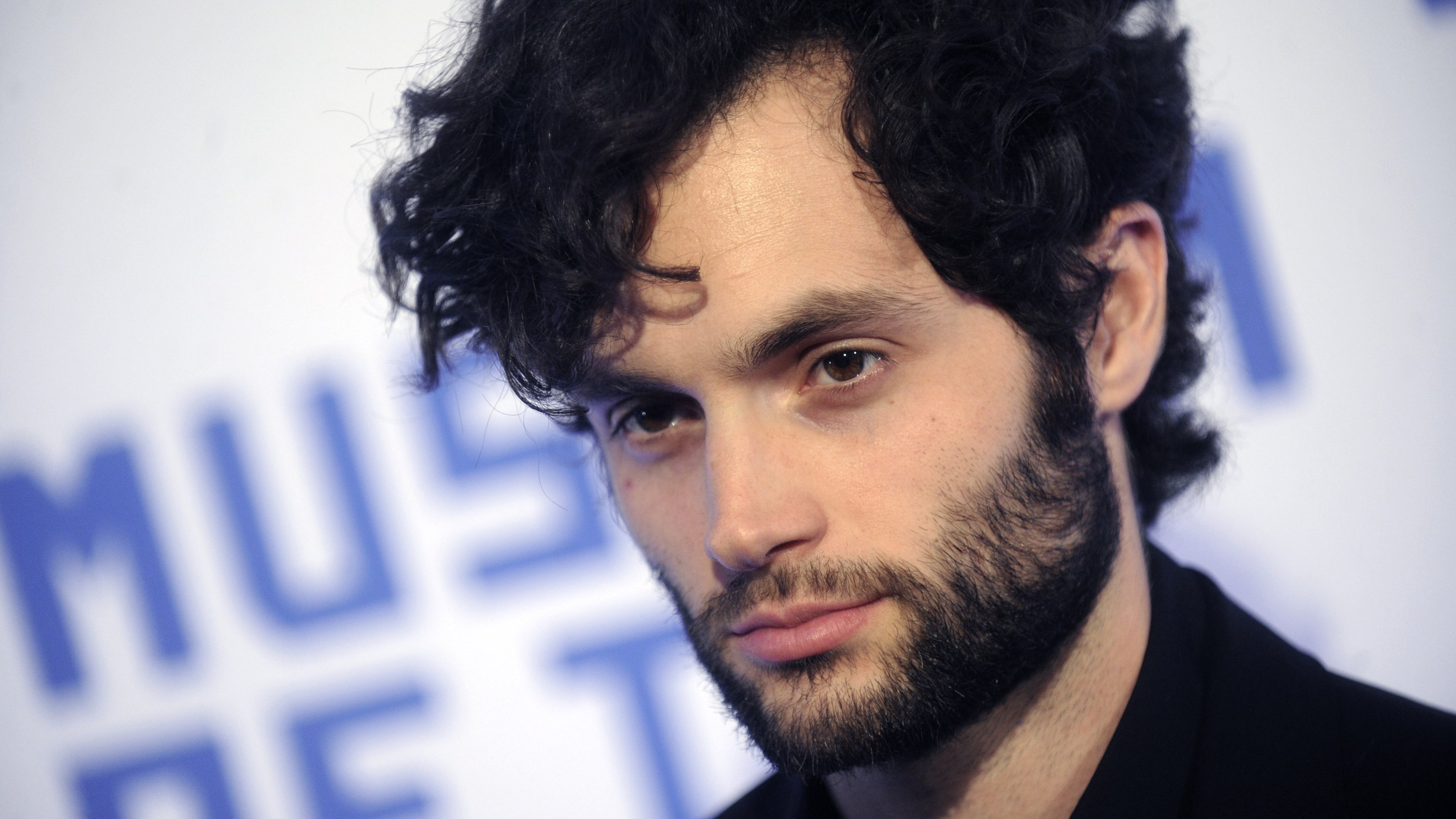 Whoa: Penn Badgley (Dan from 'Gossip Girl') Looks Totally Different Now
