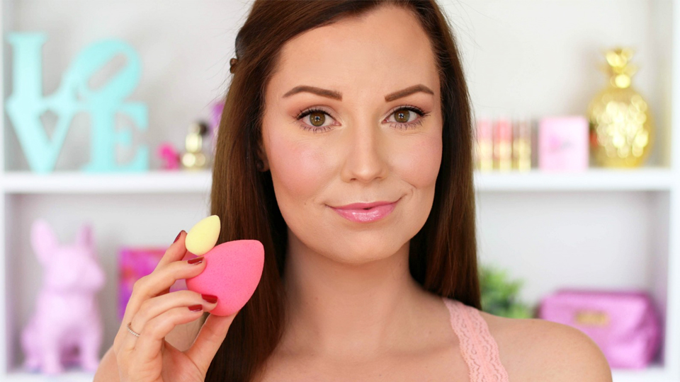 5 Weirdly Effective Ways Clean Your Beauty Blender