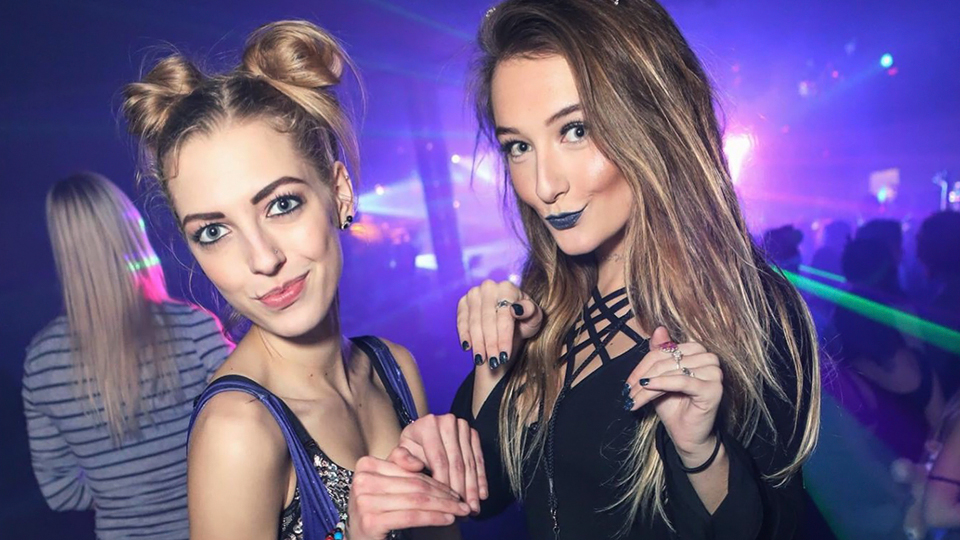 Best Setting Sprays For Oily & Combination Skin