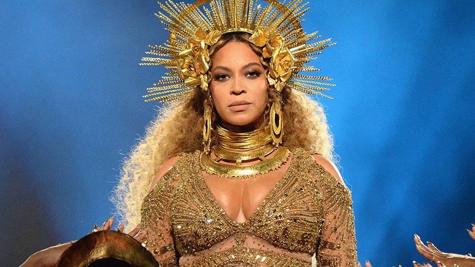 Beyoncé Wore Drugstore Makeup to the 2017 Grammys