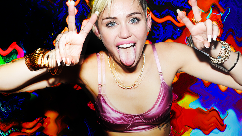 A Meme of Victoria Justice Shading Ariana Grande