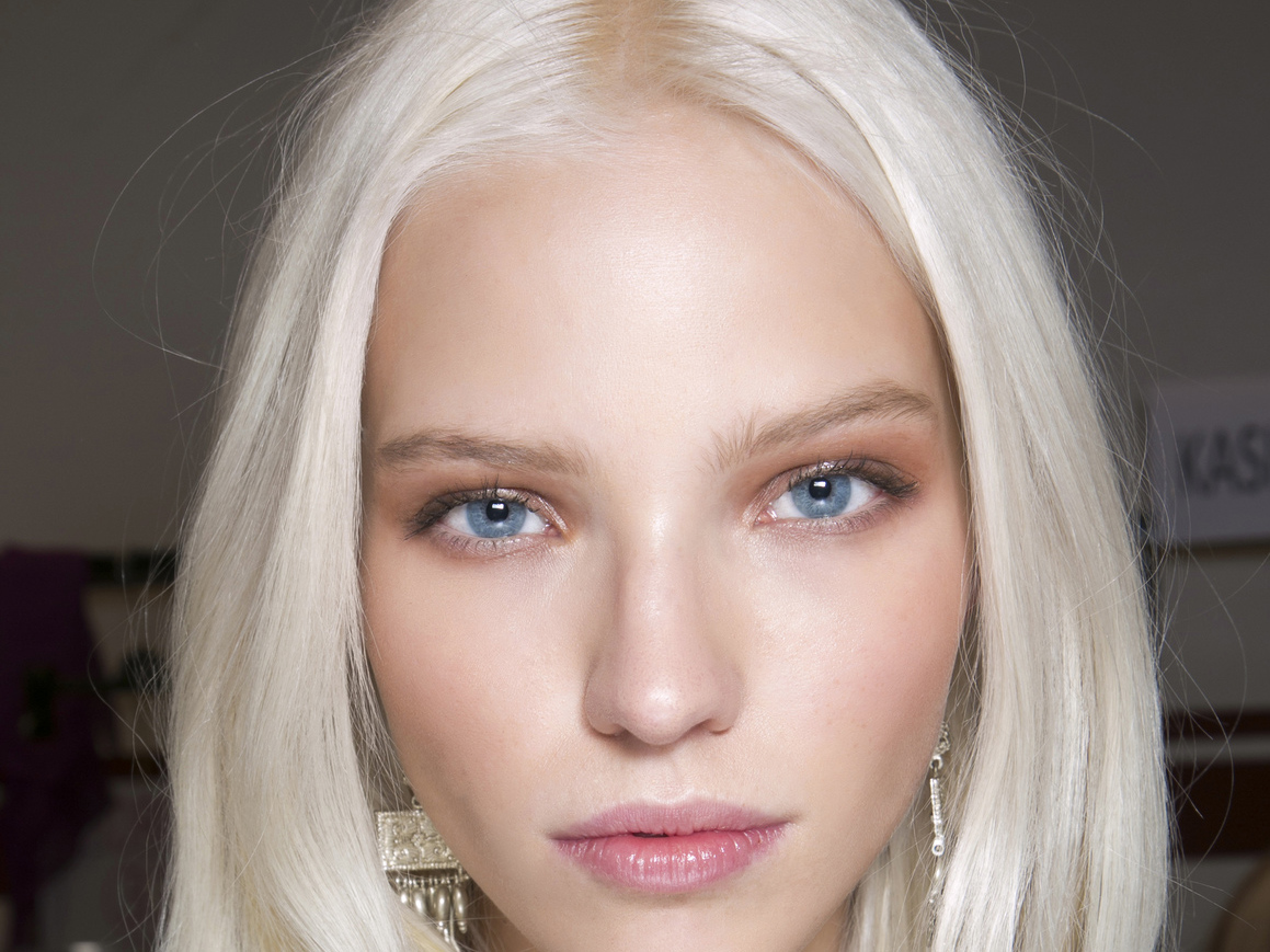 Drew Barrymore Dyes Hair Color Buttery Blonde