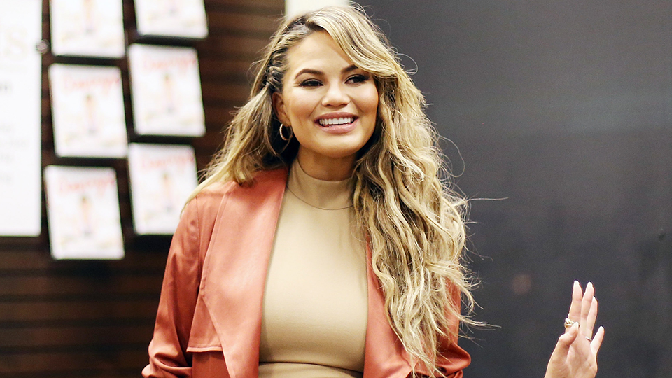 Hailey Baldwin Shades Taylor Swift on Instagram