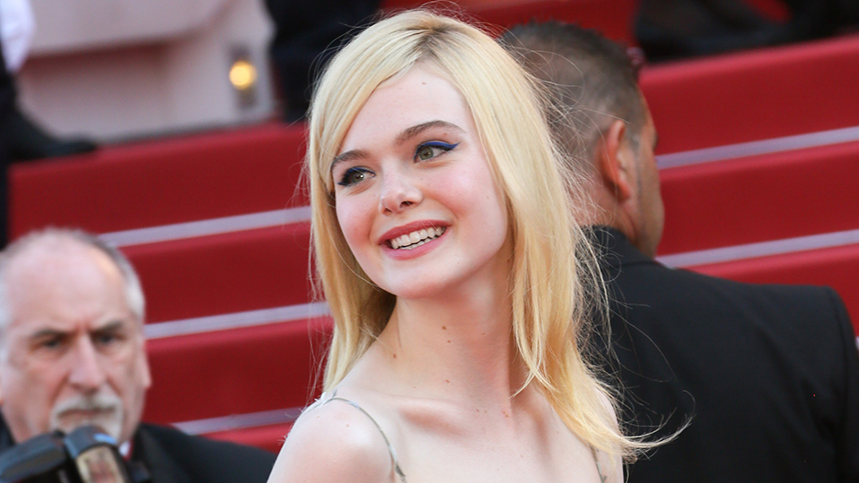 Elle Fanning Suffers Dress Wardrobe Malfunction