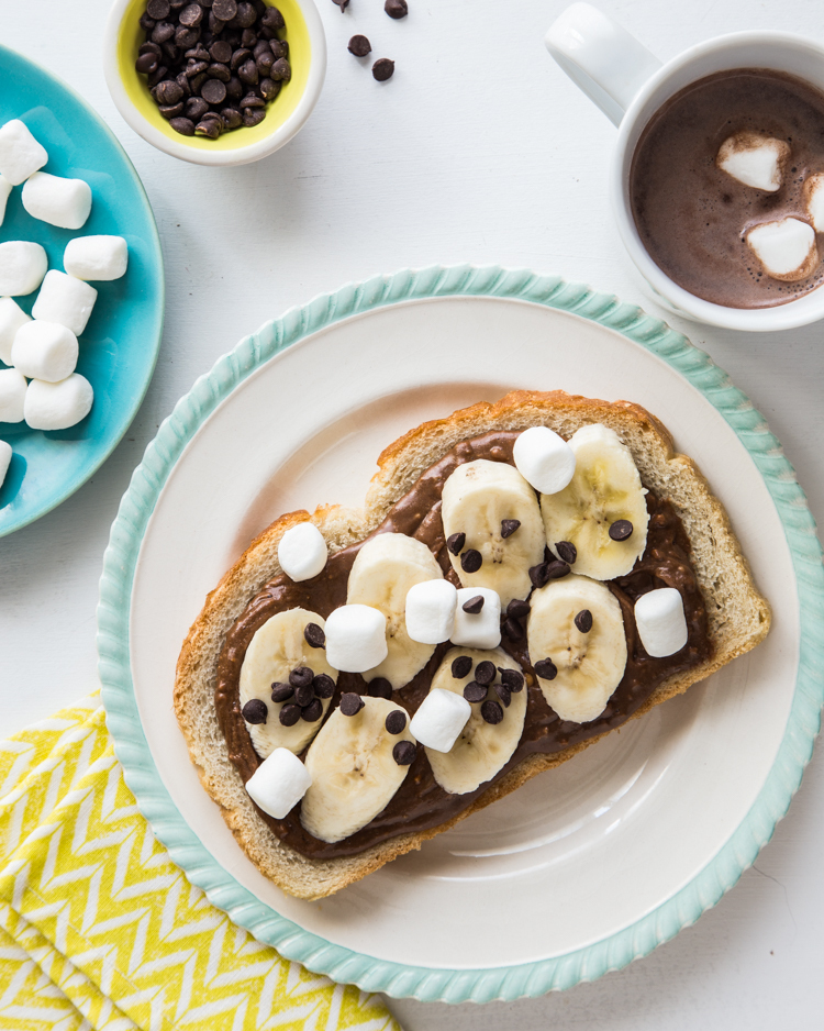 STYLECASTER | Comfort food recipes | chocolate marshmallow banana toast