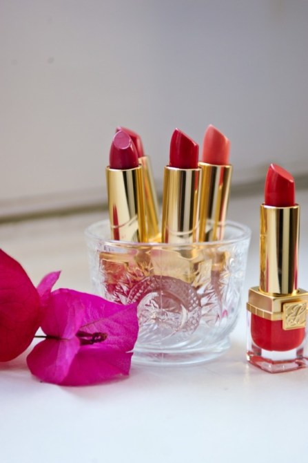 the zoe report lipstick in container