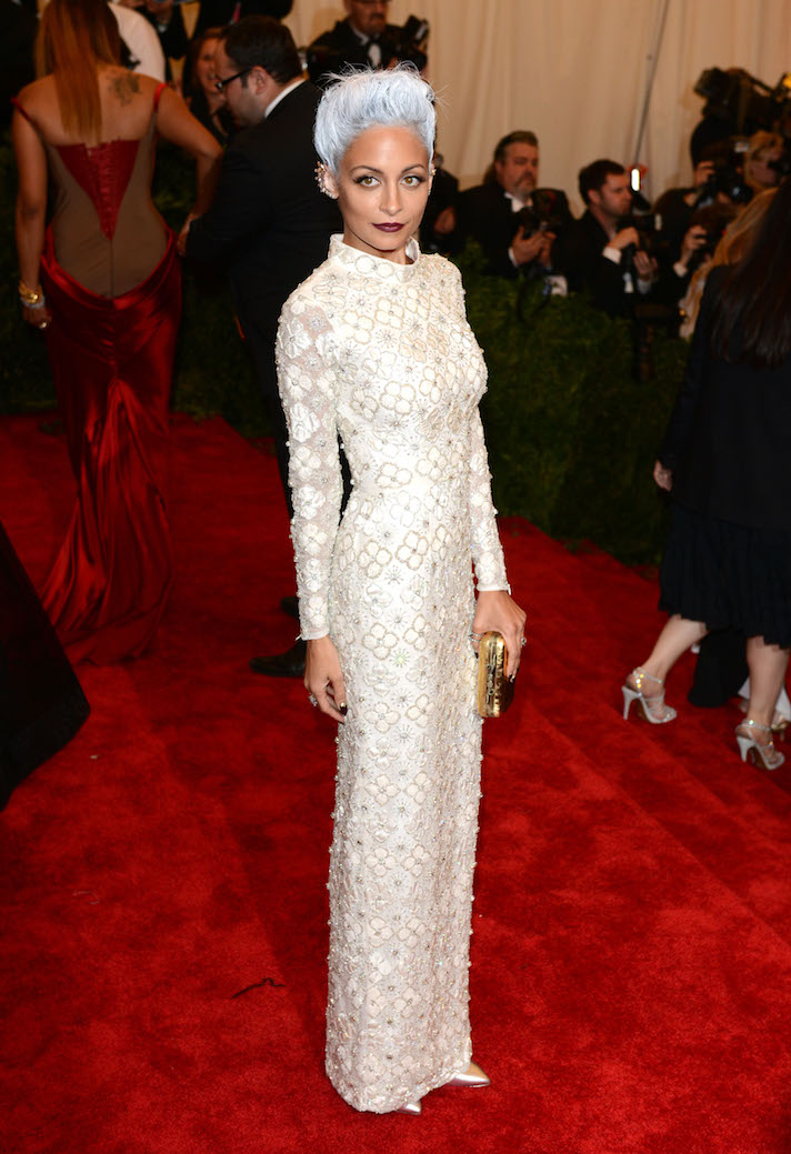 STYLECASTER | 43 Celebrity Met Gala Looks That Went Down in Fashion History