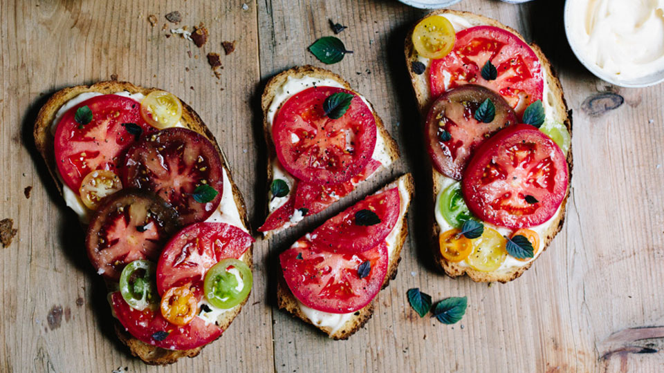 The 13 Best Places to Buy Cheap Wedding Dresses