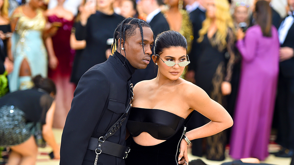 31 Pairs of Cute Winter Sunglasses to Shop, ASAP