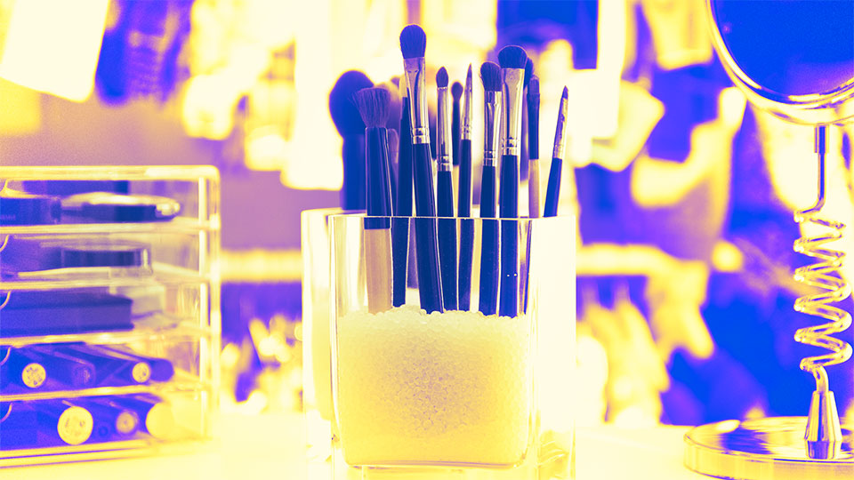 Small Space Makeup Storage