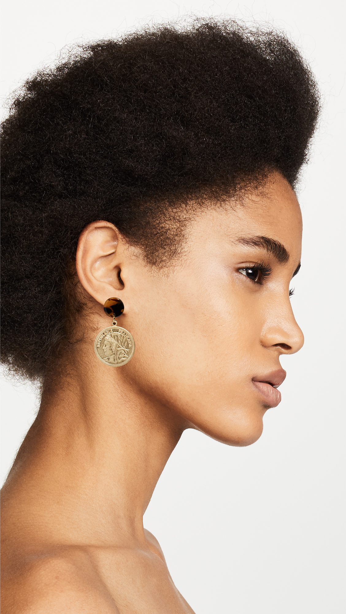 STYLECASTER | 11 Exciting New Ways to Wear Tortoise This Season