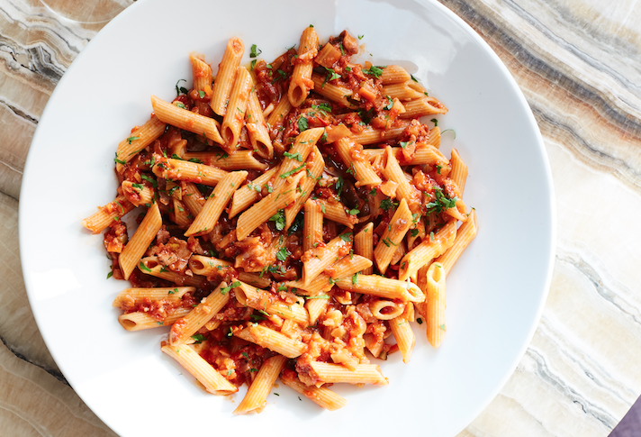 STYLECASTER | 17 Easy Whole Grain Pasta Recipes That Don't Suck | Vegan Bolognese with Whole Wheat Penne
