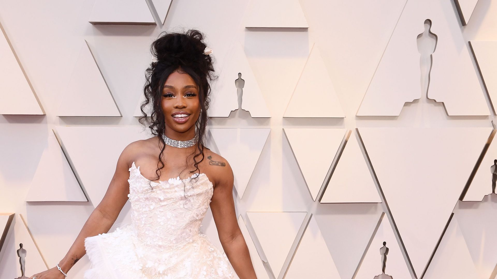 SZA's Oscars Look 2019 Is an Indie Fairytale Dream
