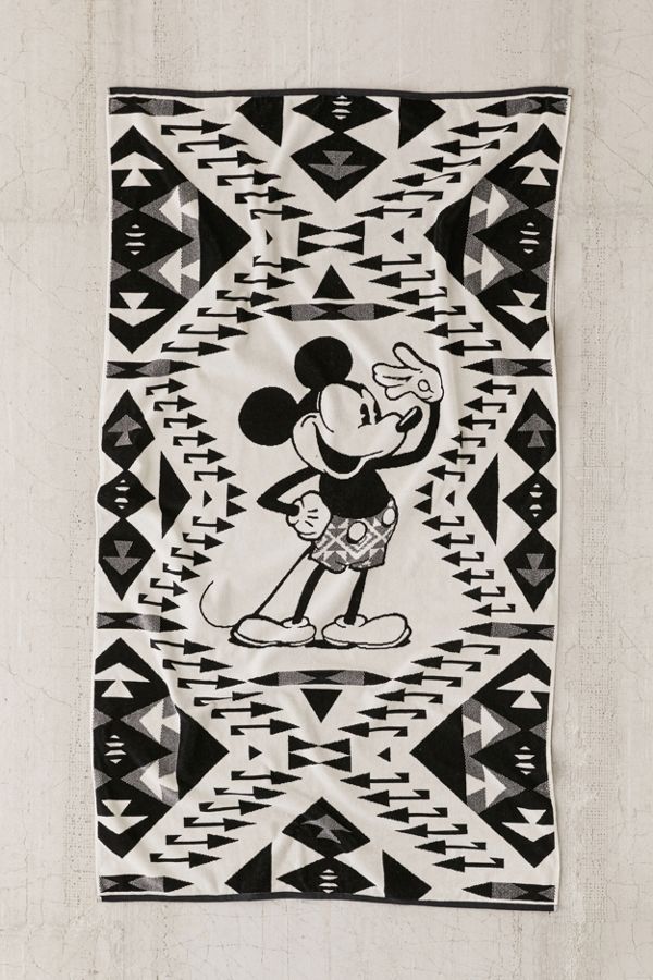 STYLECASTER | Cute Beach and Pool Towels