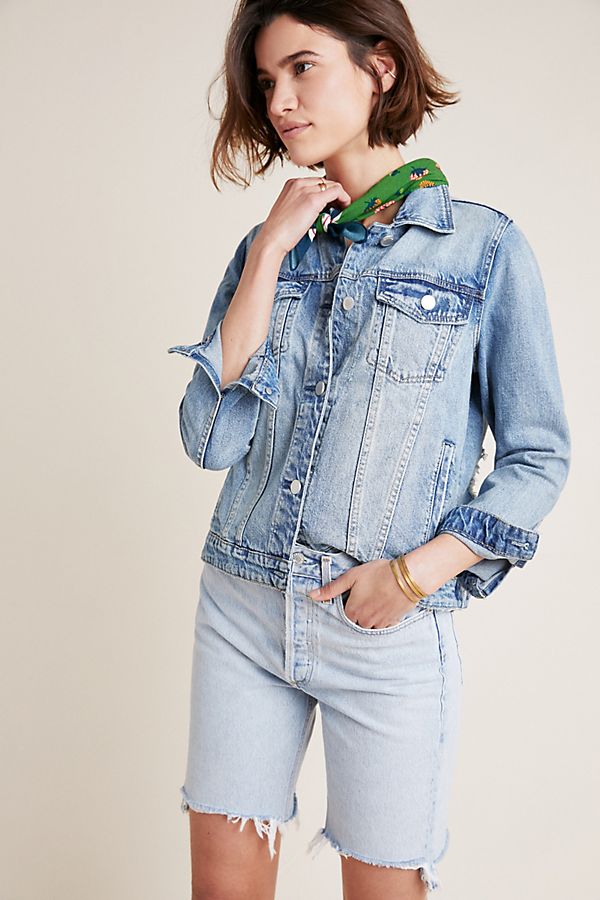 Knee-Length Denim Shorts Are The New Bike Short | STYLECASTER