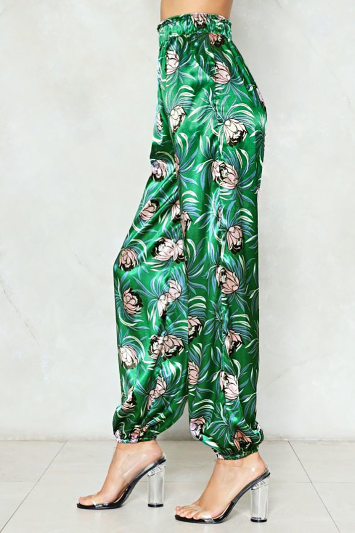 STYLECASTER | There Are So Many Sweet Deals on Spring Pants Right Now