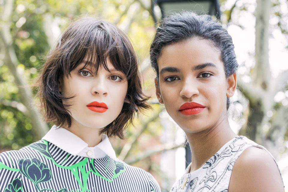 model-bright-lipstick