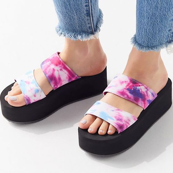 STYLECASTER | Summer Slides Are Back and Cuter Than Ever