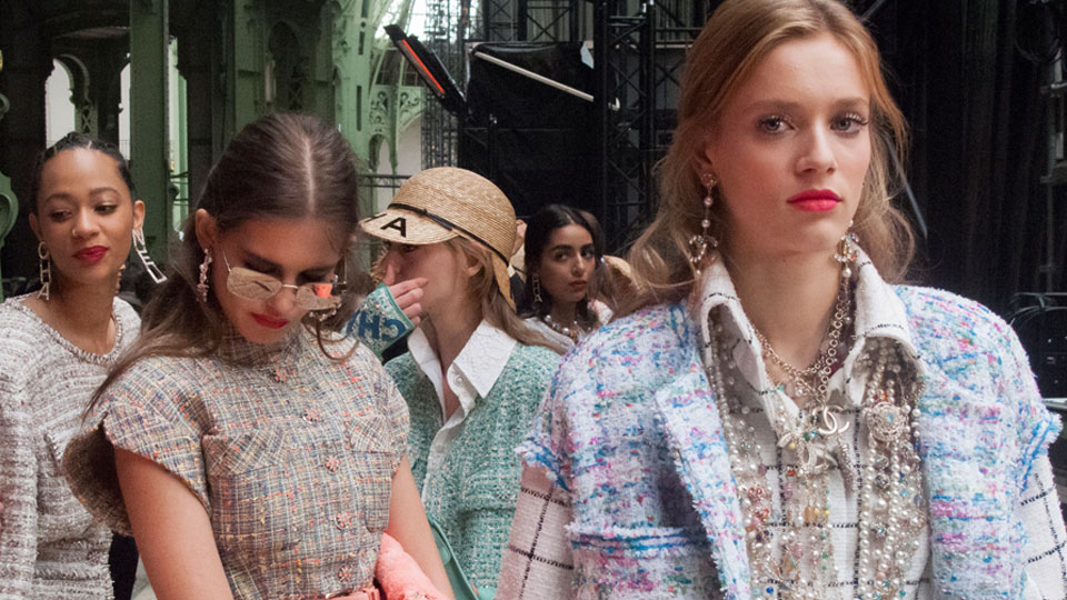 Tweed Blazers Are Officially Back as The Hallmark Outerwear Trend For Summer | STYLECASTER