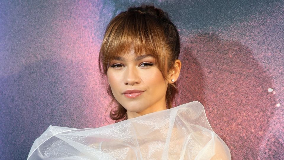 zendaya bangs