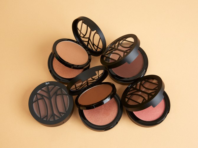 the-lip-bar-fresh-glow