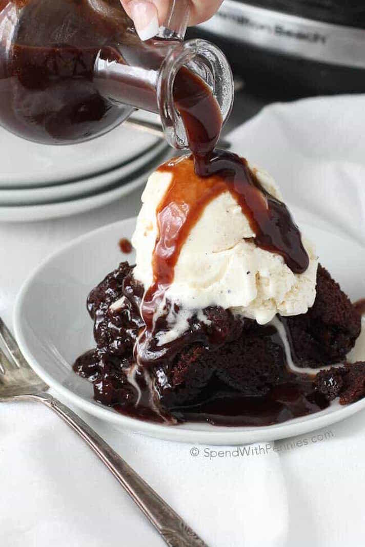 STYLECASTER | 15 Slow-Cooker Brownie Recipes You Won't Be Able to Stop Eating | Hot Fudge Brownies