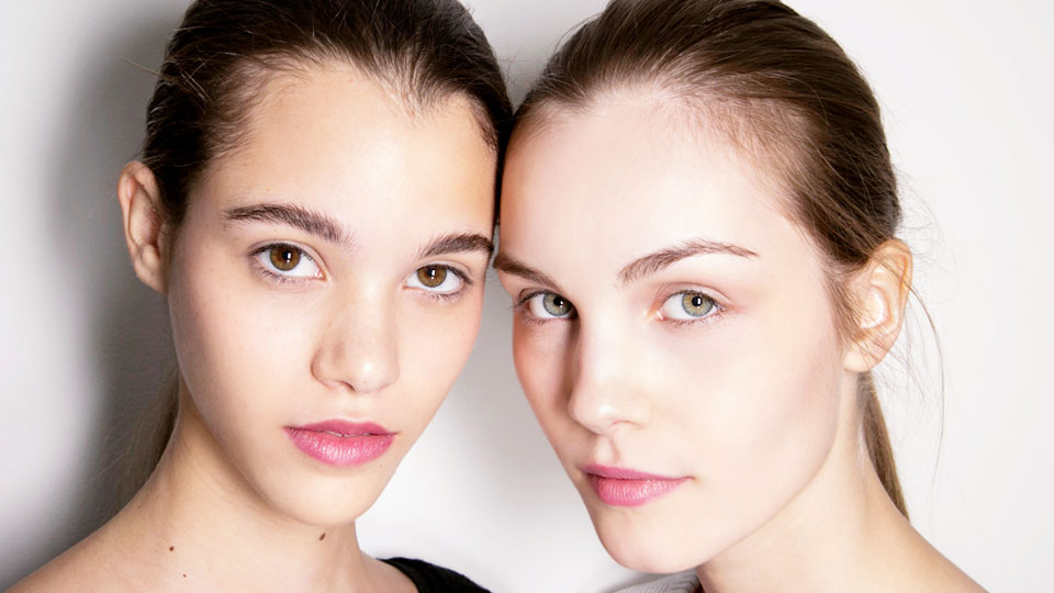 How to Wake up With Makeup, According to Makeup Artists | STYLECASTER